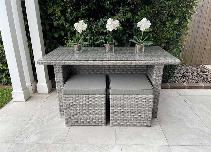 Gartemobe Compact Wicker Dining Set