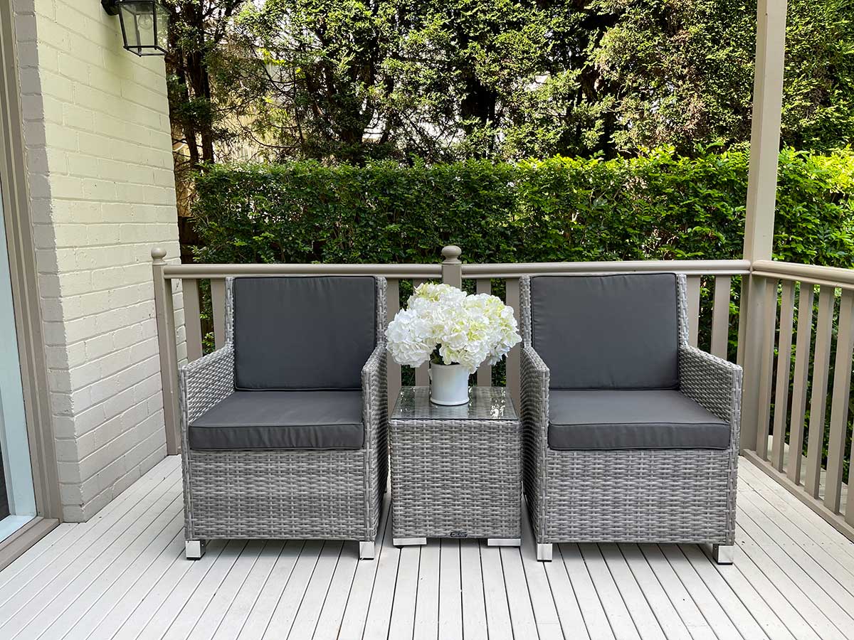 Royale Outdoor Patio Furniture Setting